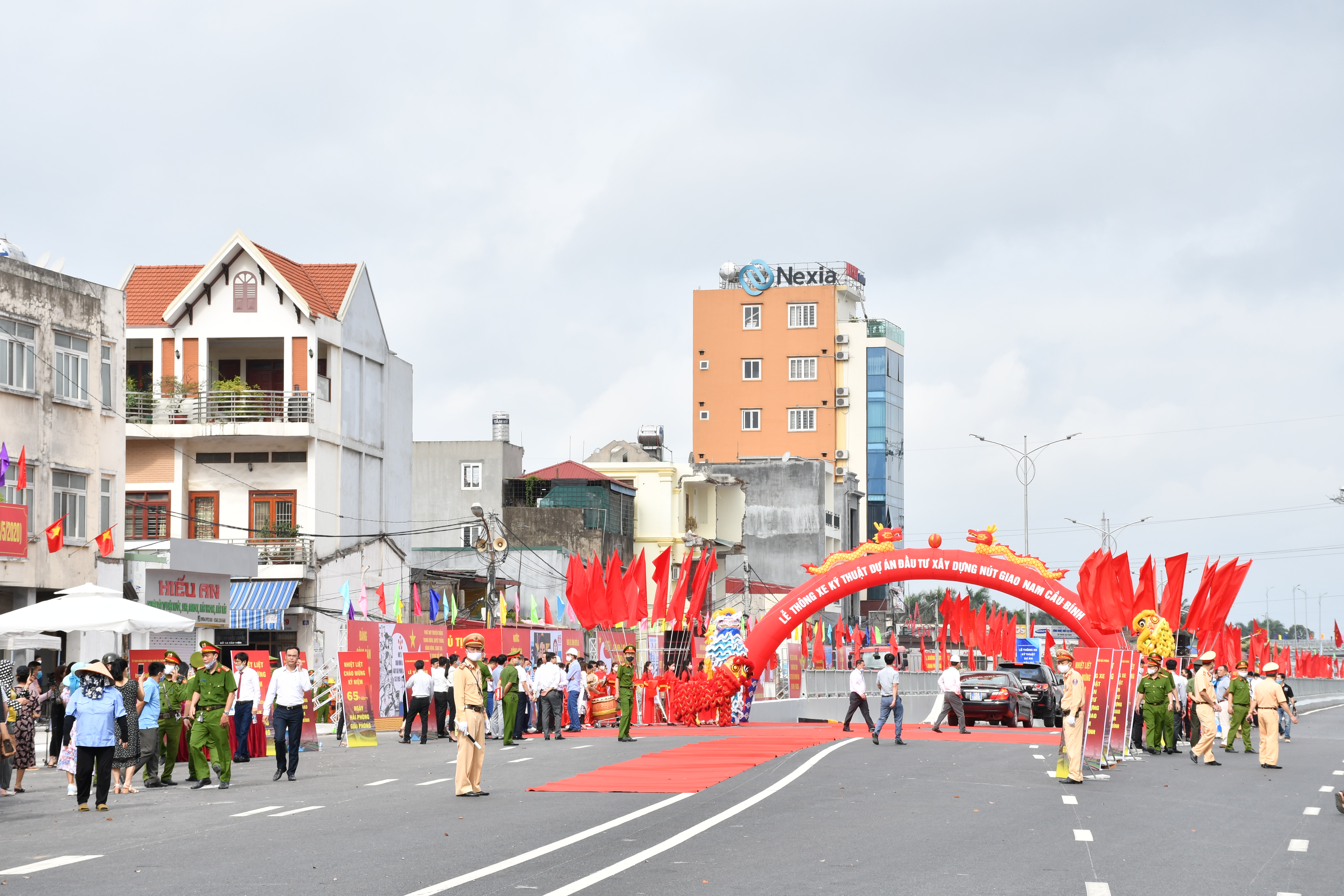 Từ 22h00 ngày 12/8 đến 3h00 ngày 13/8/2020 cấm phương tiện lưu thông qua cầu Khuể để phục vụ kiểm định cầu